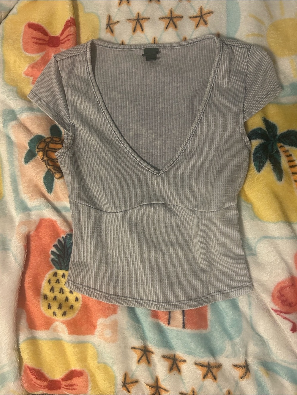 Full Tilt Light Gray Ribbed V-Neck Crop Top